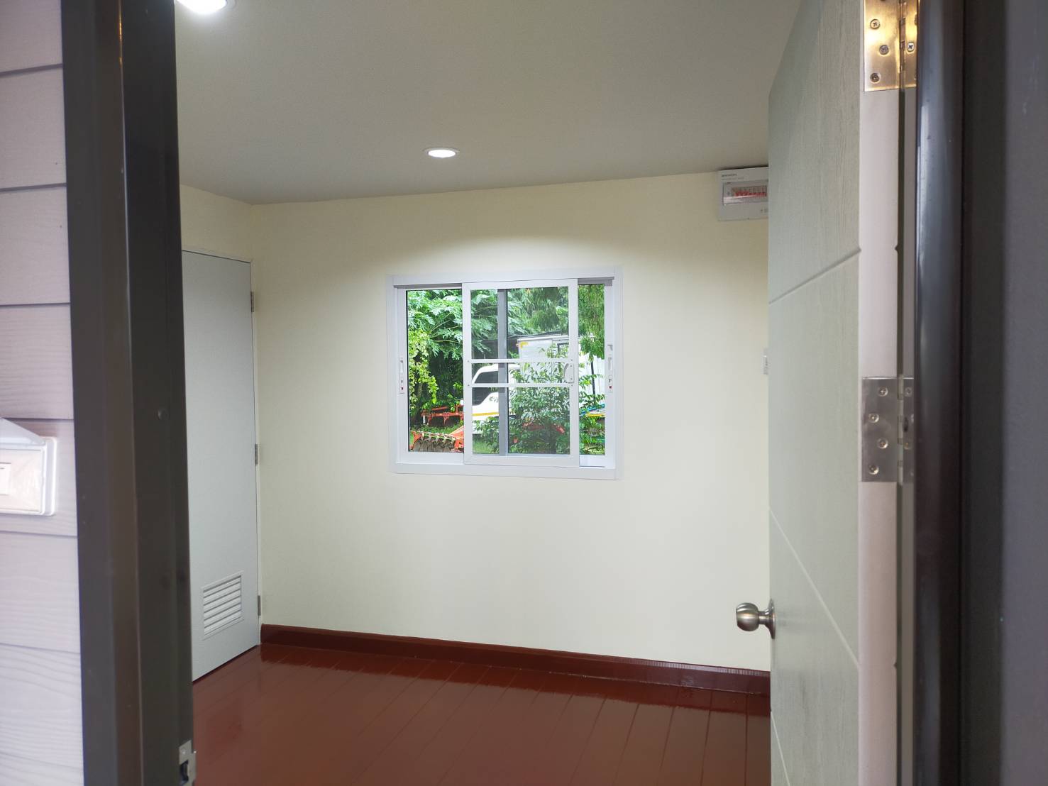 2นอน1นั่งเล่น2ห้องน้ำ บ้านน็อคดาวน์ ป.เจริญ