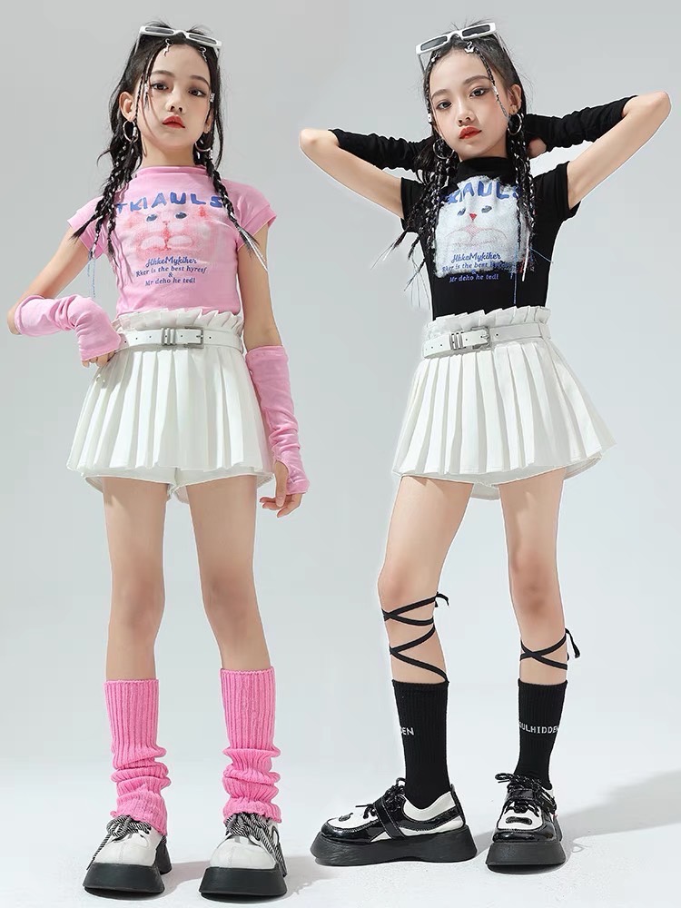 พร้อมส่ง***ชุดเต้น ลายแมว สไตล์เกาหลี เซ็ตเสื้อTKIAULS+กางเกงกระโปรง