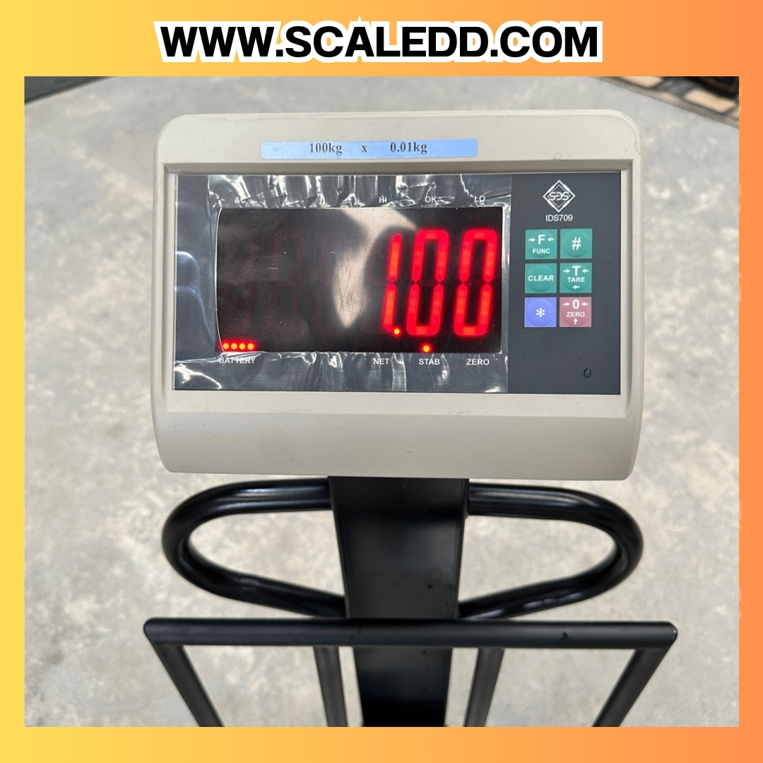 เครื่องชั่งน้ำหนักดิจิตอล IDS709E พิกัด 100kg ค่าละเอียด 10g ยี่ห้อ SDS รุ่น IDS709E แท่นฝาครอบสแตนเลสขนาด 40x50cm. มีล้อเลื่อน และที่กันตก