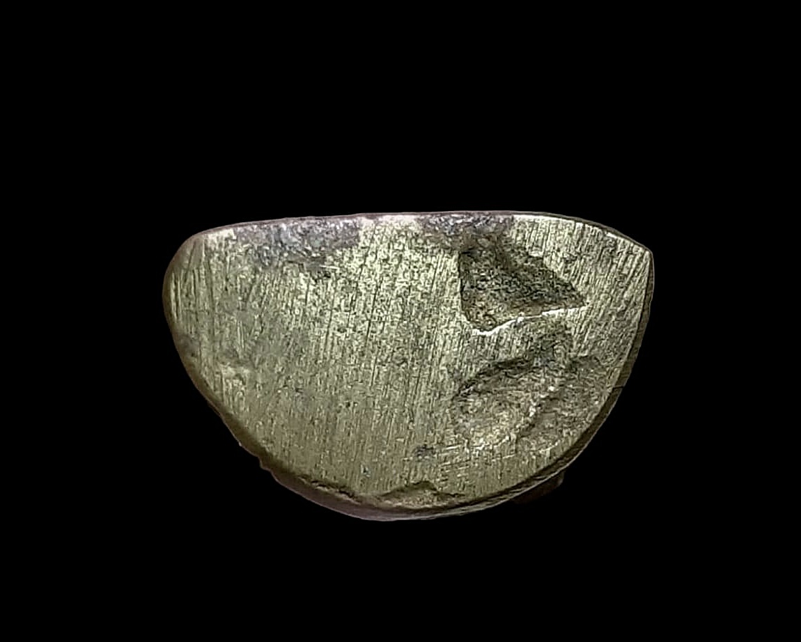 รูปเหมือนหล่อ หลวงพ่อเคลือบ วัดบ่อพลับ จ.นครสวรรค์ รุ่น 1 เนื้อทองผสม 1.7 x 2.3 cm.