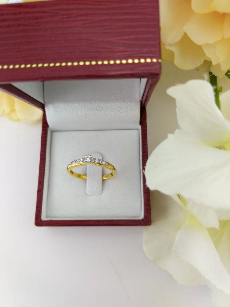 สั่งผลิตเพชรเบลเยี่ยมคัท แหวนแต่งงาน แหวนหมั้น ใส่เที่ยว ออกงาน แหวนทองคำ 18K เพชรแท้ 0.13 กะรัต 2.44 กรัม น้ำ 99 ราคาถูกมาก มีใบรับประกันค่ะ