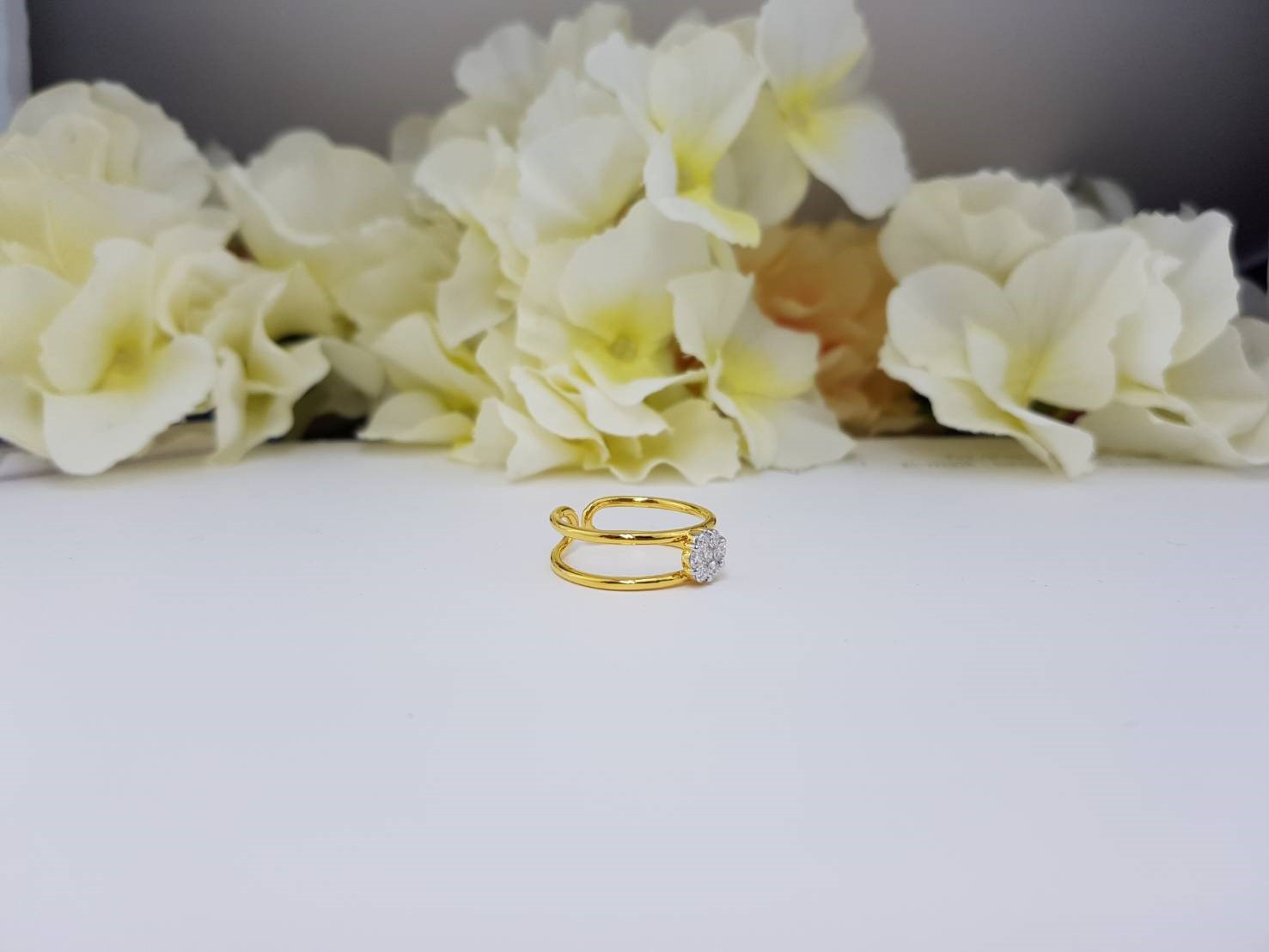 สั่งผลิตเพชรเบลเยี่ยมคัท แหวนแต่งงาน แหวนหมั้น ใส่เที่ยว ออกงาน แหวนทองคำ 18K เพชรแท้ 0.26 กะรัต 3.07 กรัม น้ำ 99 ราคาถูกมาก มีใบรับประกันค่ะ