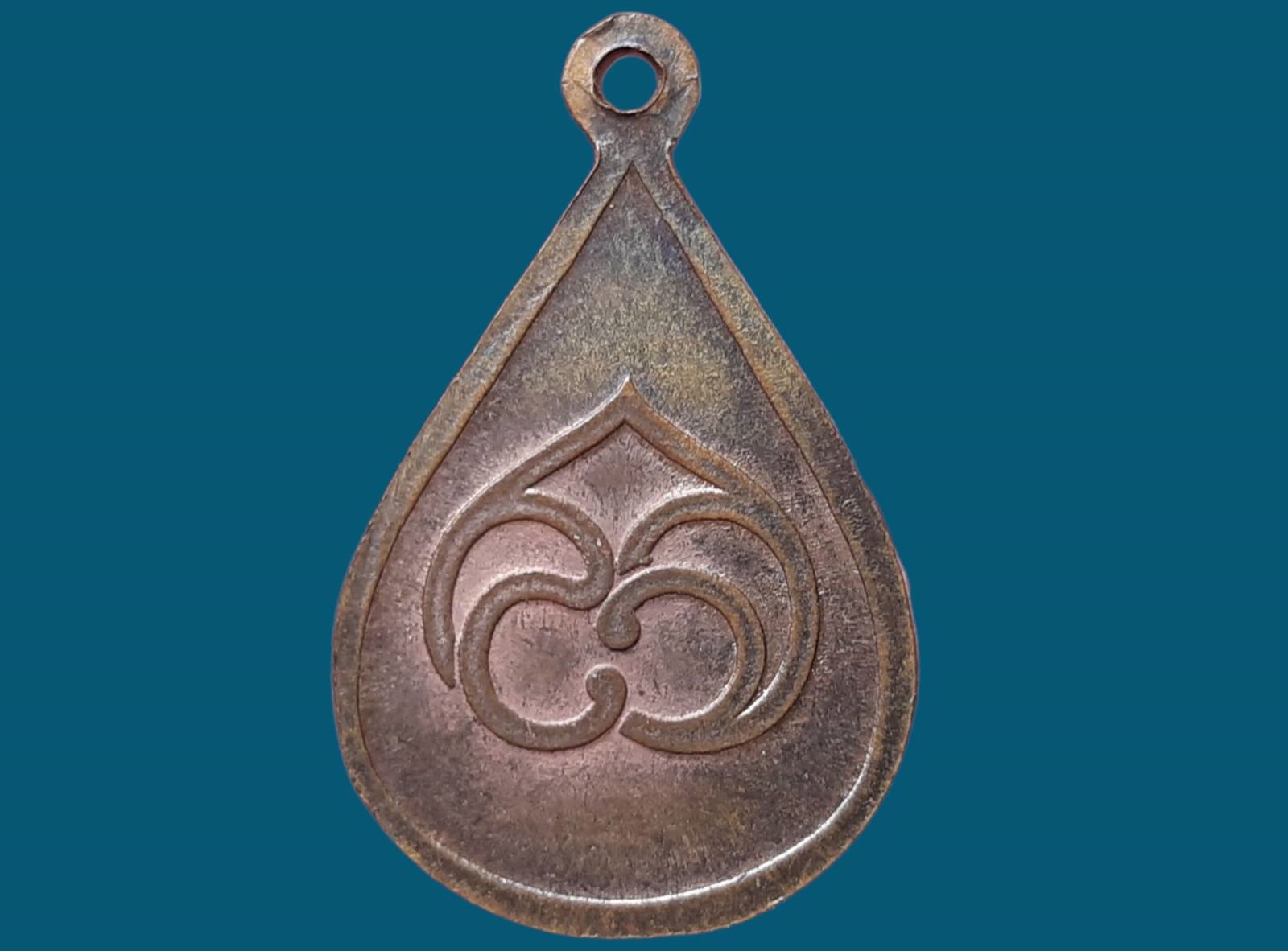 เหรียญพระพุทธชินราช พระธรรมกิตติเวที (หลวงพ่อทอง) วัดเบญจมบพิตรดุสิตมหาสีมาราม ดุสิต กรุงเทพมหานคร ปี 2549 เนื้อทองแดง