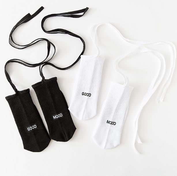 พร้อมส่ง ถุงเท้า เด็ก-ผู้ใหญ่ แบบยาว มีสายไขว้ ผูกข้อขา สีพื้น