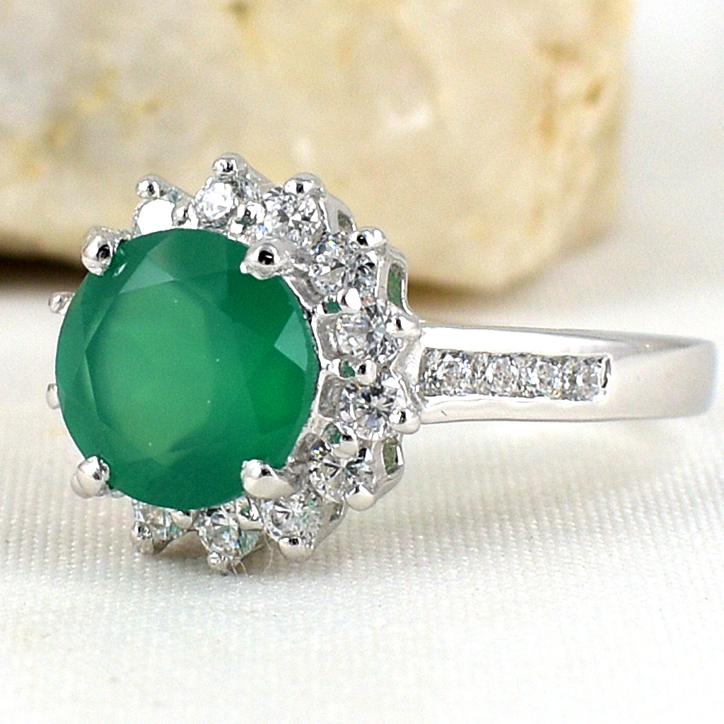 แหวนเงินแท้ราคาถูกชุบทองคำขาว พลอยแท้กรีนอะเกท 2.25 กะรัต เพชรCZ 0.77 กะรัต งานประณีตสวยงาม สั่งผลิตค่ะ