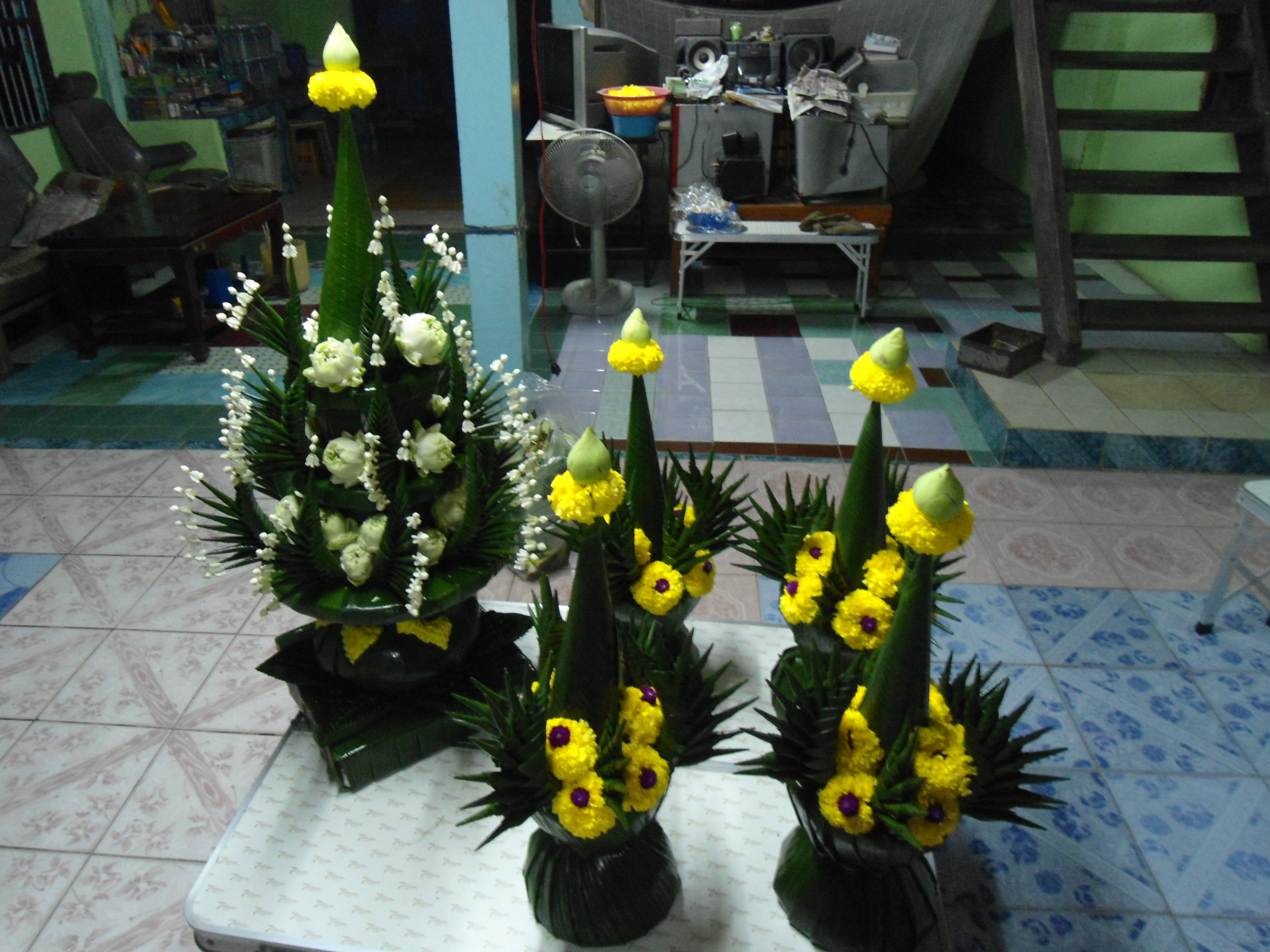บายศรีสู่ขวัญ 3ชั้น ปากชาม2คู่ ม.พระนครเหนือ ปราจีนบุรี
