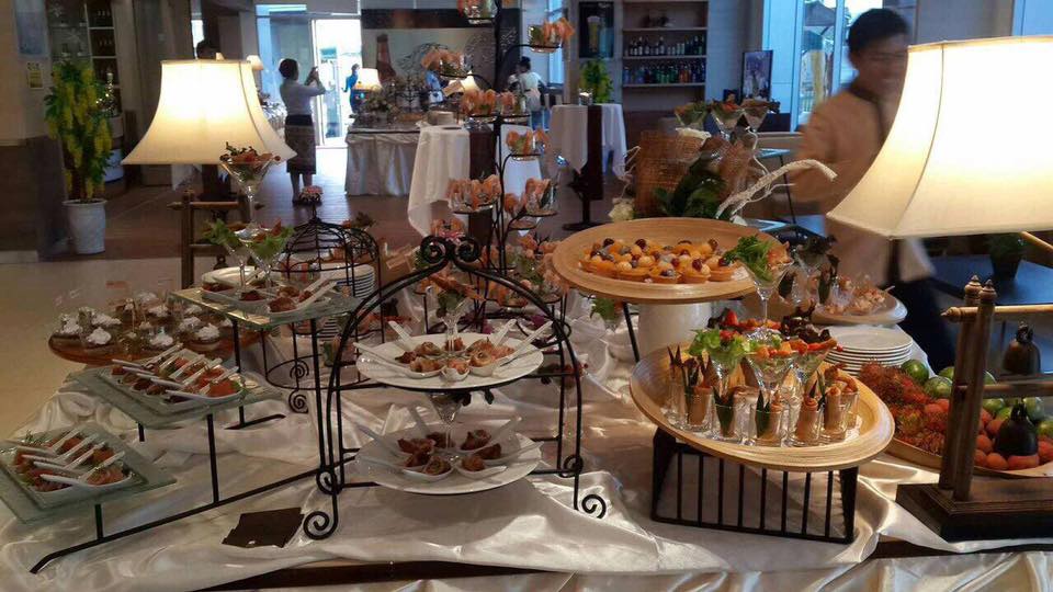 ชั้นโชว์อาหาร 2 ชั้น ทรงกลม ไม่รวมจาน Food display 2 layers round shape not include plate code : 005-FF025R