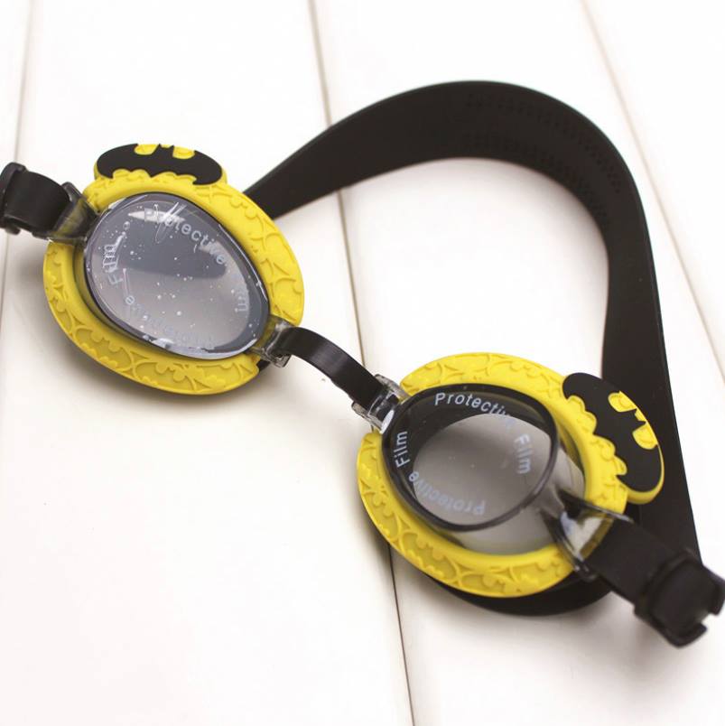 แว่นตาว่ายน้ำเด็ก ผู้ชาย มีลายมากกว่าหน้าปก