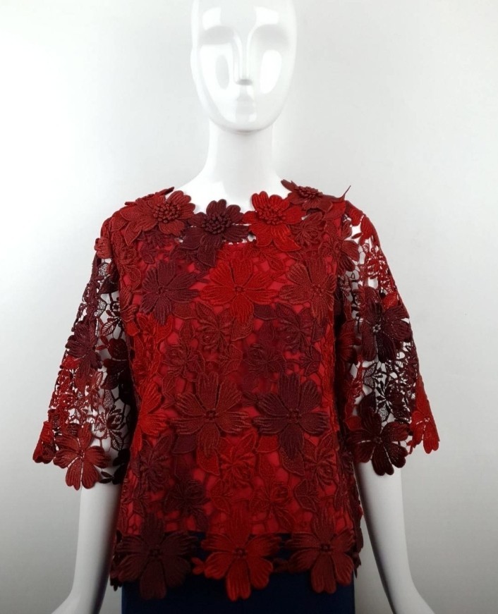 เสื้อลูกไม้พิ้งบูติค สีแดงมีหลายทรงให้เลือก