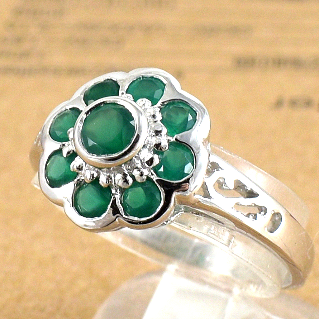 แหวนเงินแท้ราคาถูกชุบทองคำขาว พลอยแท้กรีนอะเกทเม็ดกลาง 0.35 กะรัต เม็ดข้าง 0.48 กะรัต งานประณีตสวยงาม สั่งผลิตค่ะ