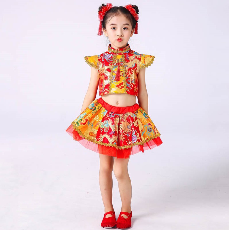 พร้อมส่ง ชุดจีน กี่เพ้า หญิงเอวลอย,ชายเปิดไหล่ สีแดง