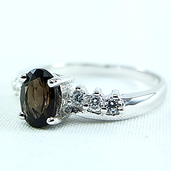 แหวนเงินแท้ราคาถูกชุบทองคำขาว พลอยแท้สโมกกี้ควอทซ์ 0.72 กะรัต เพชรCZ 0.18 กะรัต งานประณีตสวยงาม สั่งผลิตค่ะ