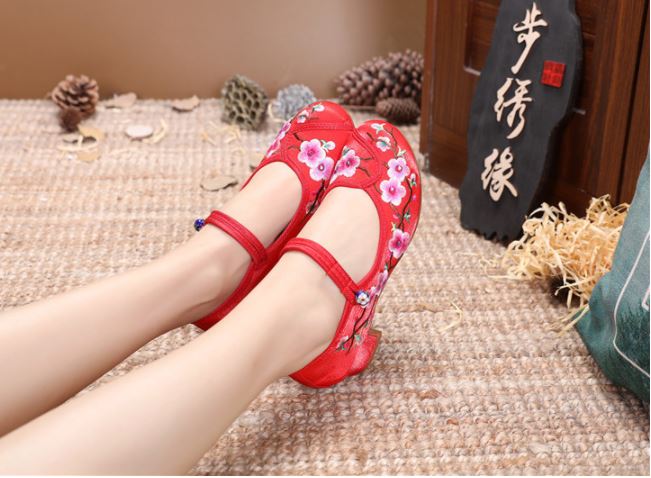รองเท้าจีน ลายดอก เสริมส้ม