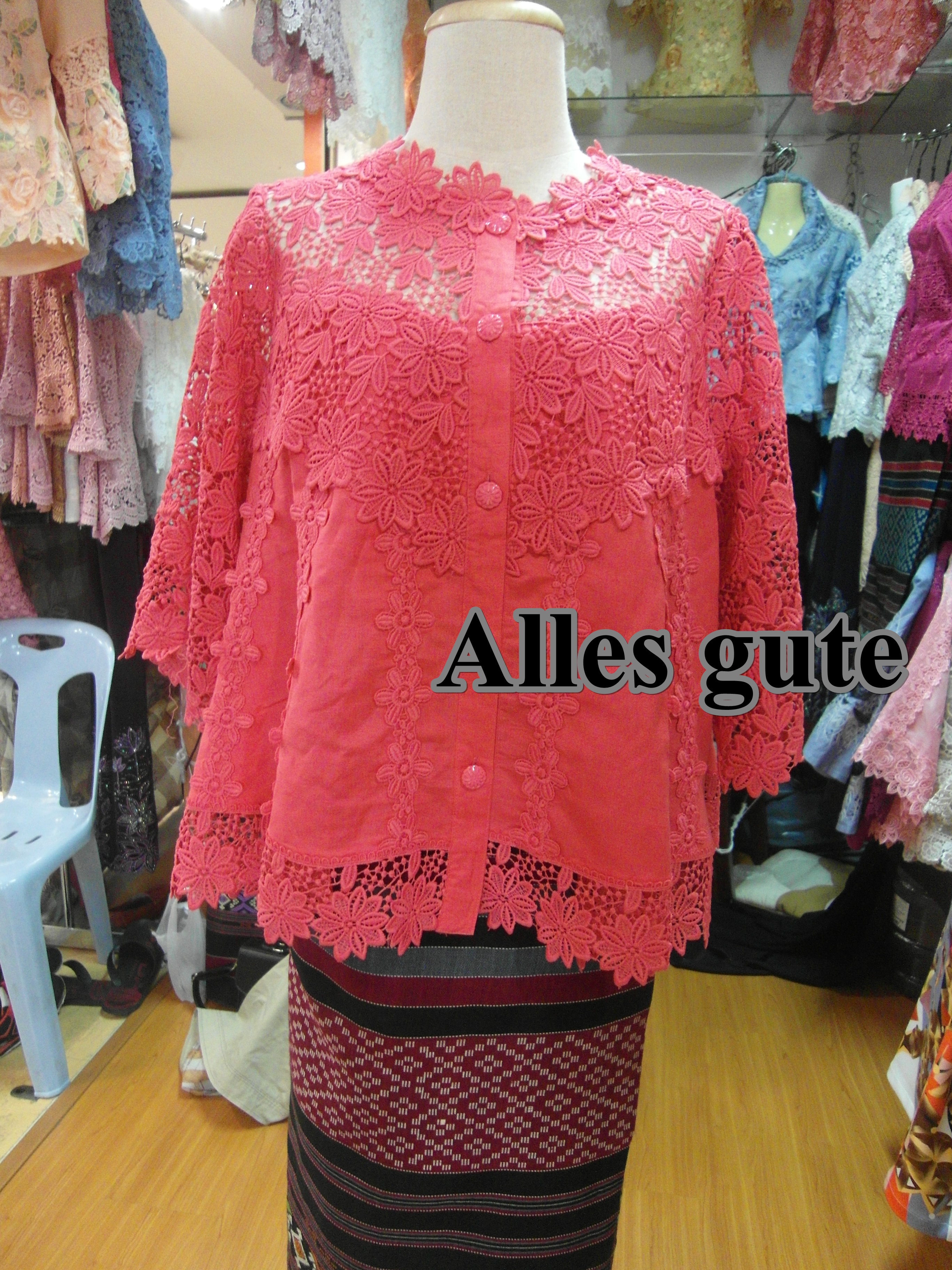เสื้อลูกไม้ชมพูบานเย็น เนื้อผ้าลินิน คอลูกไม้ pink boutique size 46 #เสื้อลูกไม้ลูกไม้ใยสับปะรด #เสื้อลูกไม้ #Allesgute