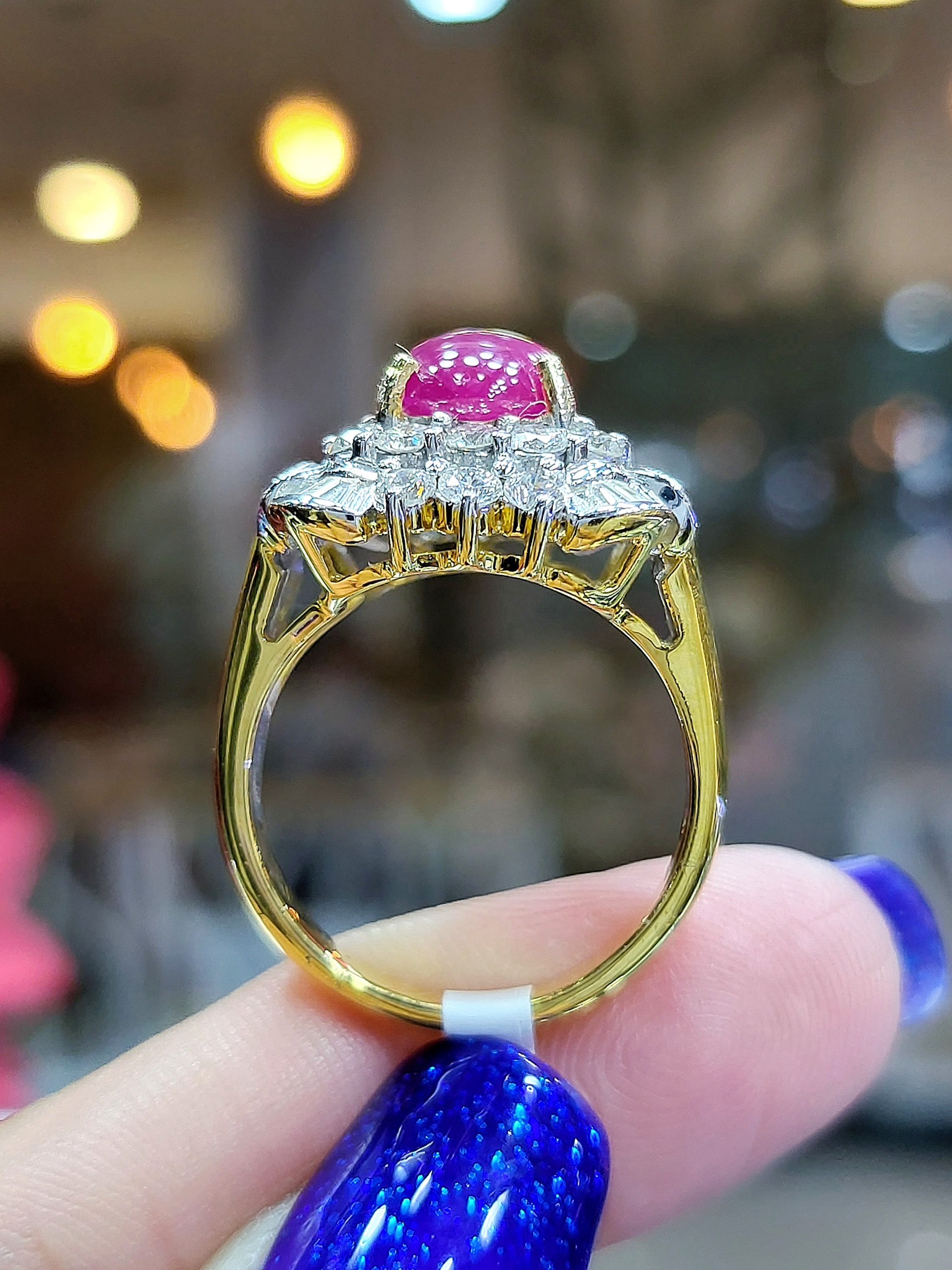 พร้อมส่งและสั่งผลิตแหวนเพชรแท้ พลอยทับทิมพม่าสีแดงอมชมพูเนื้อเนียนสวยหายากน่าเก็บสะสม ล้อมเพชรเบลเยี่ยม แหวนแต่งงาน แหวนหมั้น ใส่เที่ยว ออกงาน แหวนทองคำ 9K เพชรแท้ 1.37 กะรัต 54 เม็ด ราคาถูกมาก ส่งฟรี