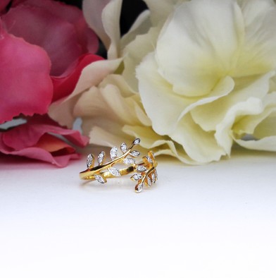 สั่งผลิตเพชรเบลเยี่ยมคัท แหวนแต่งงาน แหวนหมั้น ใส่เที่ยว ออกงาน แหวนทองคำ 18K เพชรแท้ 0.13 กะรัต 3.01 กรัม น้ำ 99 ราคาถูกมาก มีใบรับประกันค่ะ