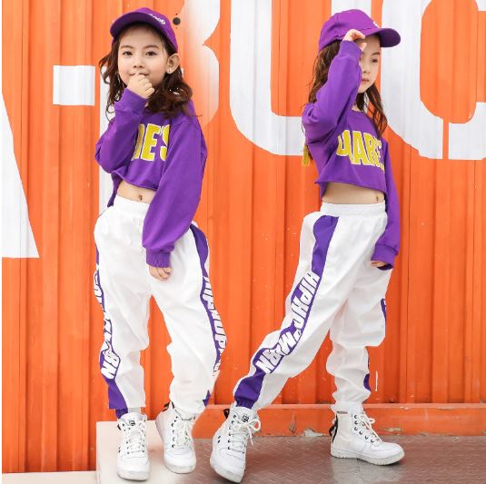 ชุดเต้น เสื้อครอป แขนยาว Chare' พร้อมกางเกงวอร์ม