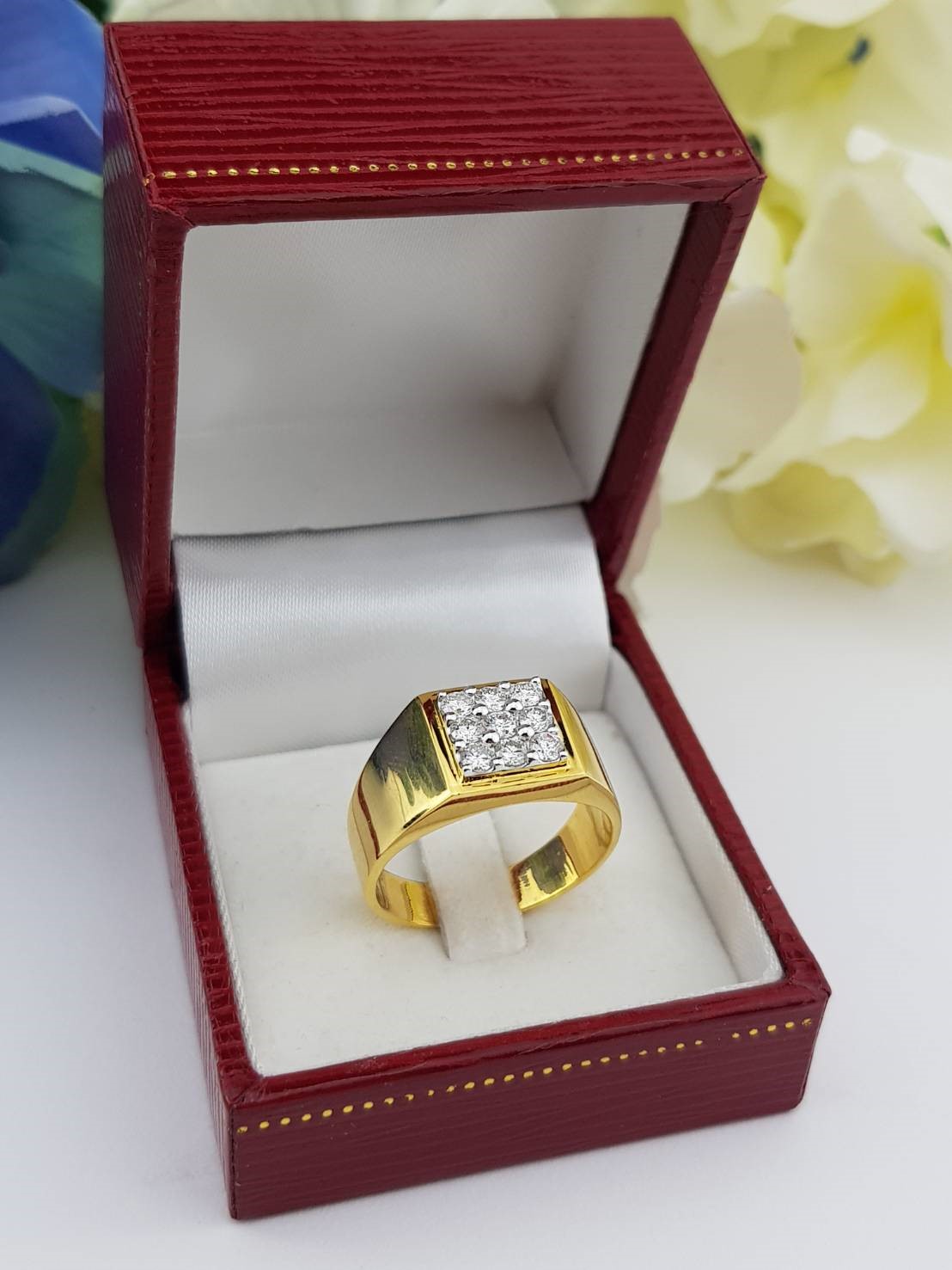 สั่งผลิตเพชรเบลเยี่ยมคัท แหวนแต่งงาน แหวนหมั้น ใส่เที่ยว ออกงาน แหวนทองคำ 18K เพชรแท้ 0.56 กะรัต 8.05 กรัม น้ำ 99 ราคาถูกมาก มีใบรับประกันค่ะ