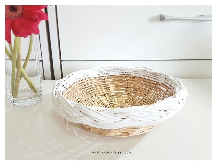 Round Wicker Tray ถาดสาน ทรงกลม ทาสีขอบด้วยสีขาว