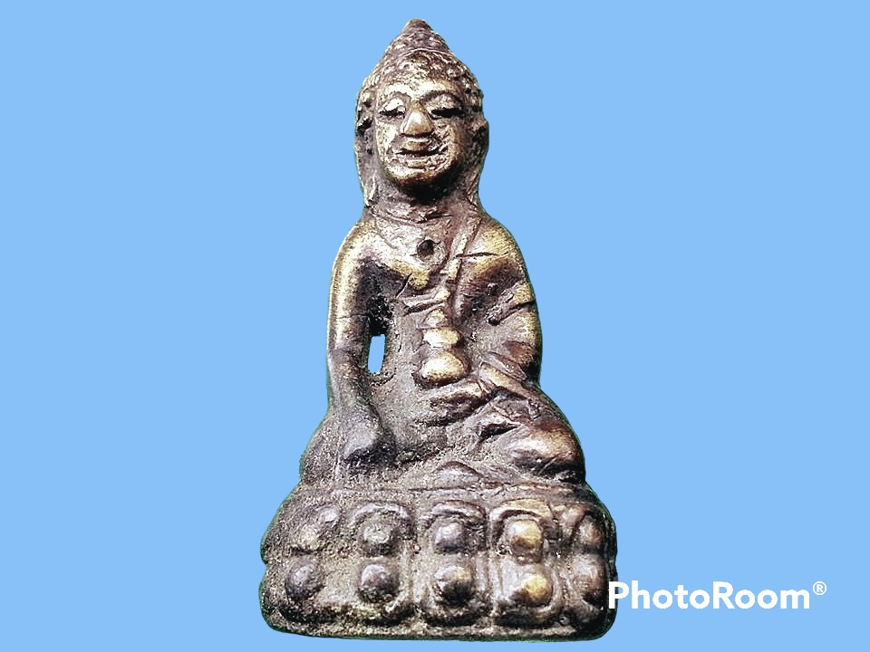 พระกริ่งสิทธิโชคหน้าฝรั่ง วัดประสาทบุญญาวาส กรุงเทพมหานคร