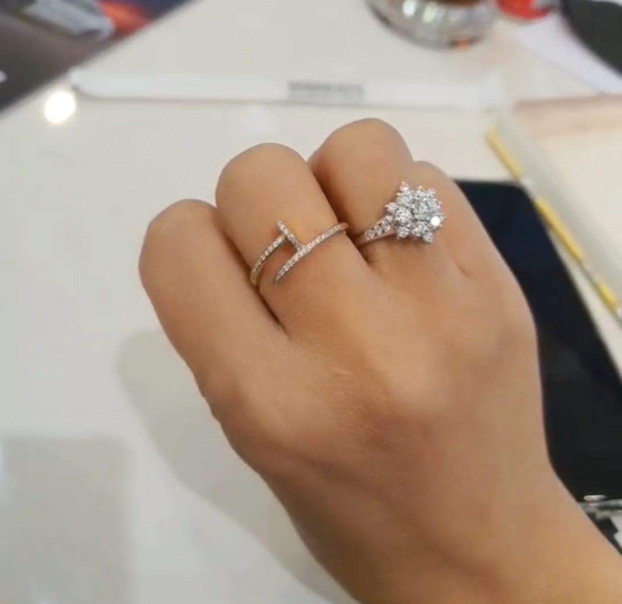 พร้อมส่งและสั่งผลิตแหวนเพชรแบรนด์ดัง แหวนตะปูดังมากขายดี แหวนแต่งงาน แหวนหมั้น ใส่เที่ยว ออกงาน แหวนทองคำ 9K เพชรกุหลาบแท้ 0.09 กะรัต 18 เม็ด ราคาถูกมาก ส่งฟรี