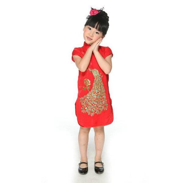 ชุดเดรส กี่เพ้าสีแดง ผ่าข้าง