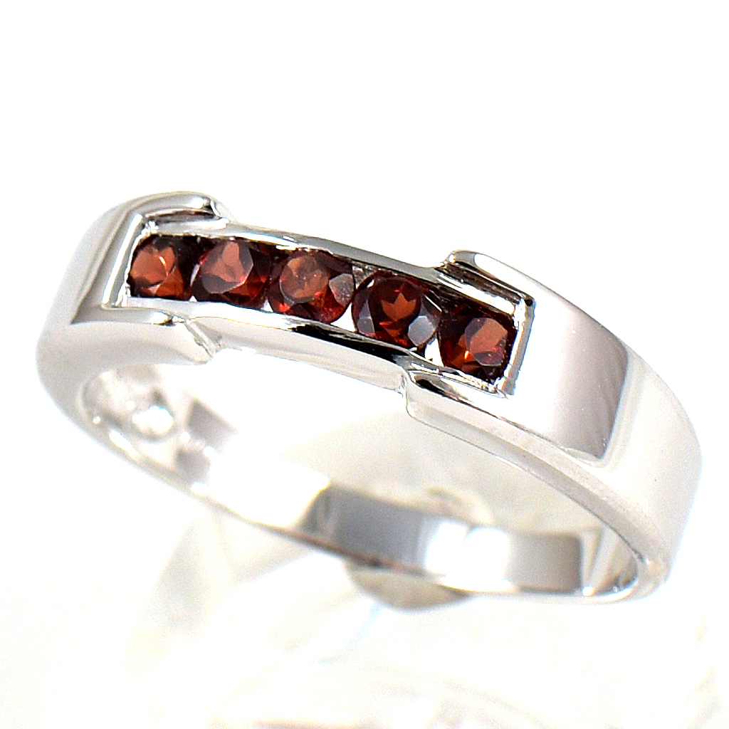 แหวนเงินแท้ราคาถูกชุบทองคำขาว โกเมนแท้ 0.60 กะรัต งานประณีตสวยงาม สั่งผลิตค่ะ