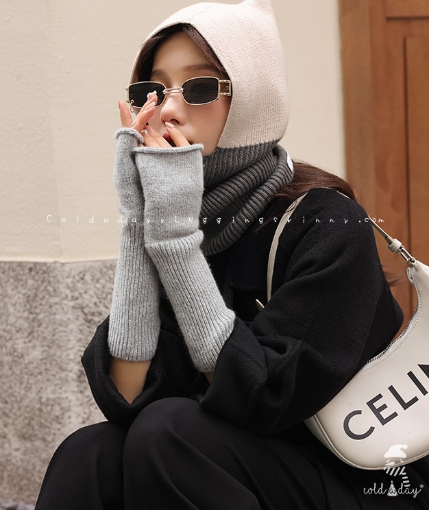 ปลอกแขนไหมพรม นิ้วสอด มี 4 สี