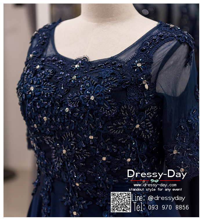 รหัส ชุดราตรีคนอ้วน : PFL039 ชุดราตรียาวมีแขนตกแต่งด้วยลูกไม้งานสวย ชุดแซกซีทรูประดับกริตเตอร์อย่างสวยงาม ชุดไปงานแต่งสีน้ำเงิน ผ้าชีฟอง เรียบหรู เหมาะสำหรับงานแต่งงาน งานกลางคืน กาล่าดินเนอร์ ชุดออกงาน