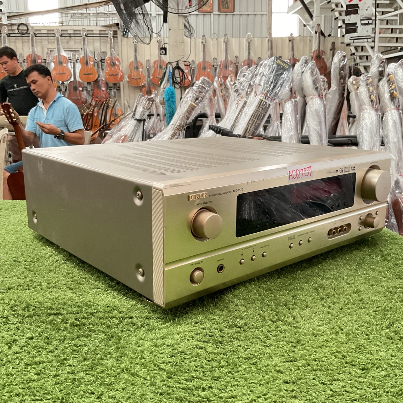 เครื่องขยายเสียง DENON : AVC-1570