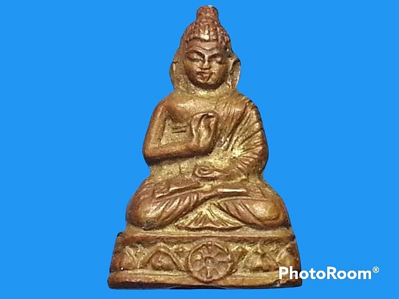 พระปั๊ม ประทานพร หลวงพ่อลี วัดอโศการาม จ.สมุทรปราการ ปี 2500 เนื้อทองแดง ก้นอุดผง องค์นี้ผงหลุด