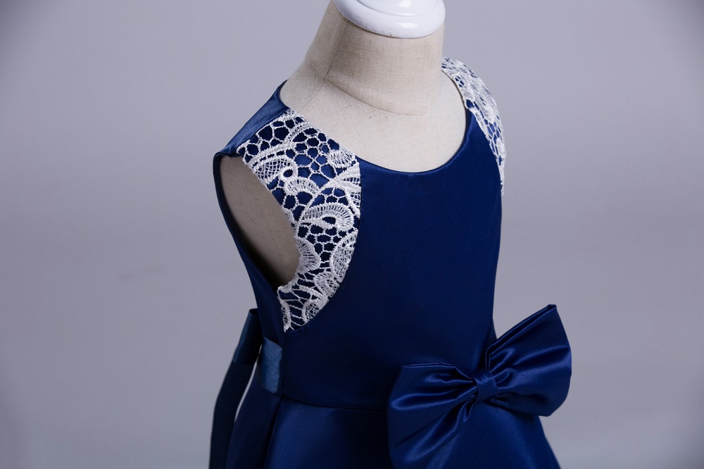 F ชุดเด็ก : ชุดออกงาน สีน้ำเงินระบายขาว