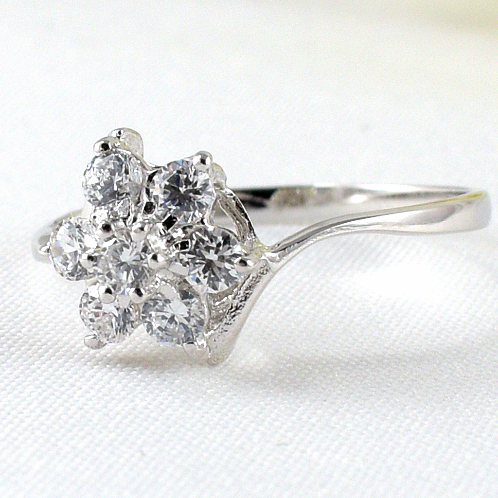 แหวนเงินแท้ราคาถูกชุบทองคำขาว เพชรCZแท้ 0.42 กะรัต งานประณีตสวยงาม สั่งผลิตค่ะ