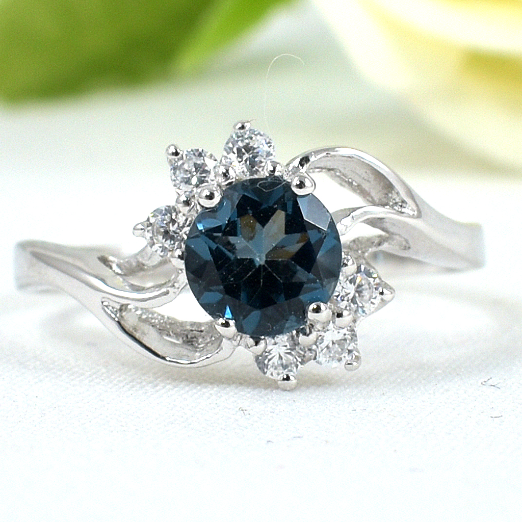 แหวนเงินแท้ราคาถูกชุบทองคำขาว ลอนดอนบลูโทปาซแท้ 1.15 กะรัต เพชรCZ 0.18 กะรัต งานประณีตสวยงาม สั่งผลิตค่ะ