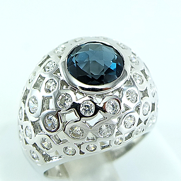 แหวนเงินแท้ราคาถูกชุบทองคำขาว ลอนดอนบลูโทปาซแท้ 2.25 กะรัต เพชรCZ 1.47 กะรัต งานประณีตสวยงาม สั่งผลิตค่ะ