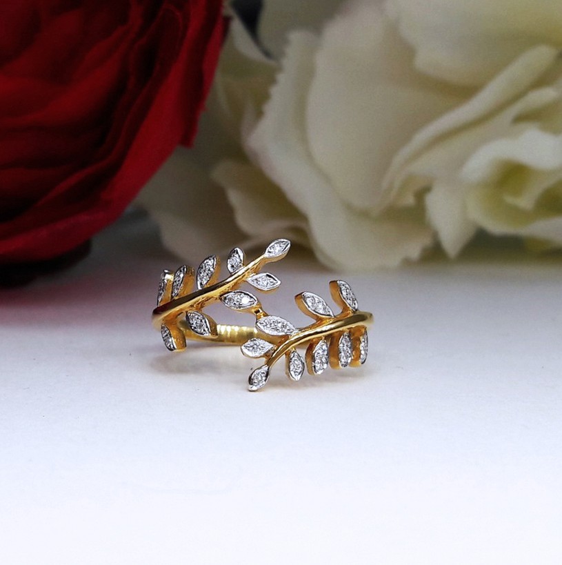 สั่งผลิตเพชรเบลเยี่ยมคัท แหวนแต่งงาน แหวนหมั้น ใส่เที่ยว ออกงาน แหวนทองคำ 18K เพชรแท้ 0.13 กะรัต 3.01 กรัม น้ำ 99 ราคาถูกมาก มีใบรับประกันค่ะ