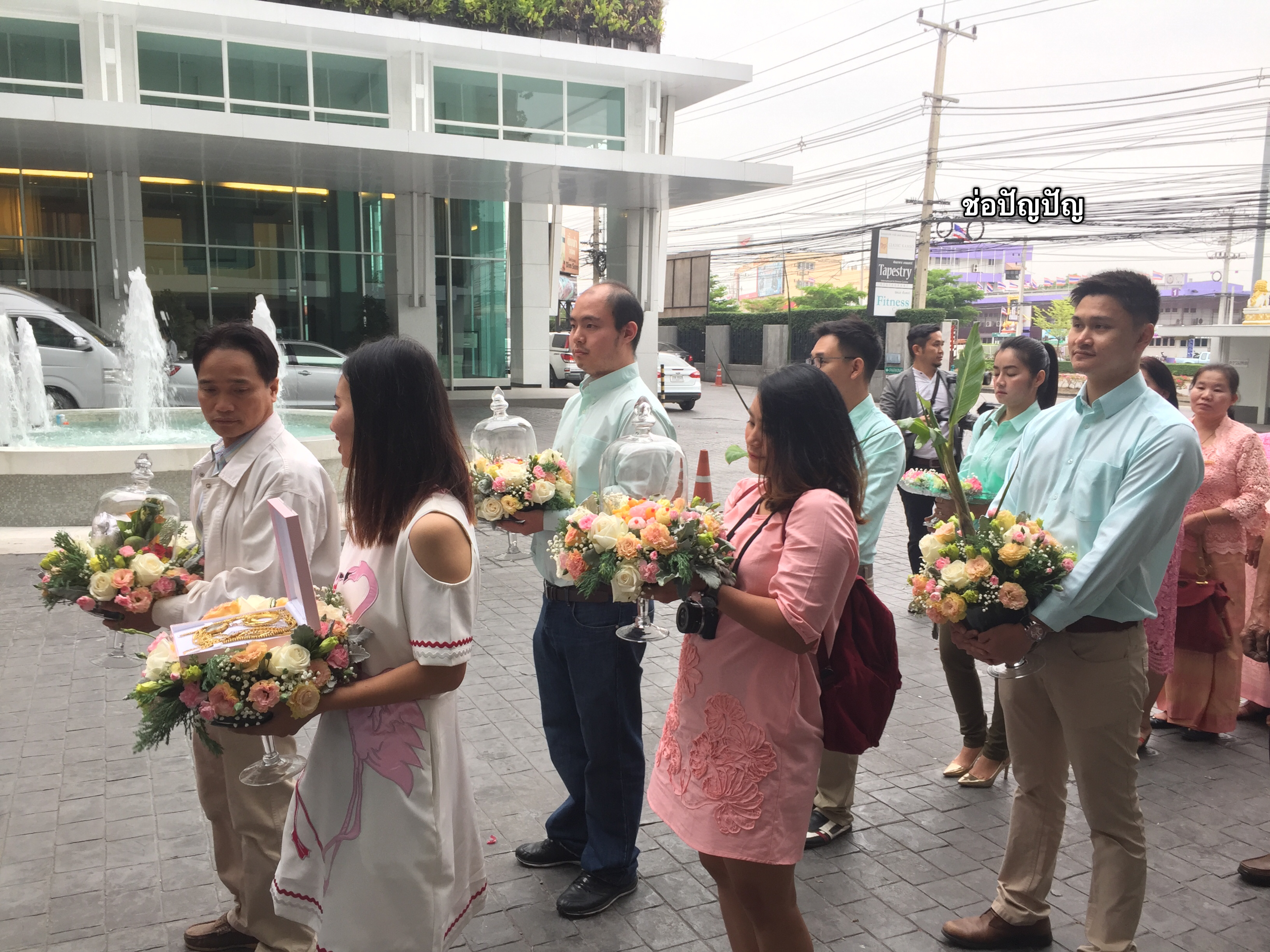 ขันหมากแก้วสไตร์โมเดิร์น งานแต่งคุณกิ๊ฟคุณเสก 4.02.61