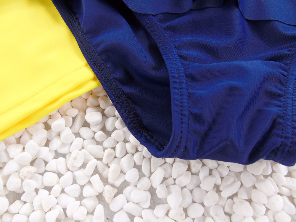 **พร้อมส่ง ชุดว่ายน้ำ สำหรับเด็ก เซ็ตเสื้อ 2 ชิ้น กระโปรง/กางเกง