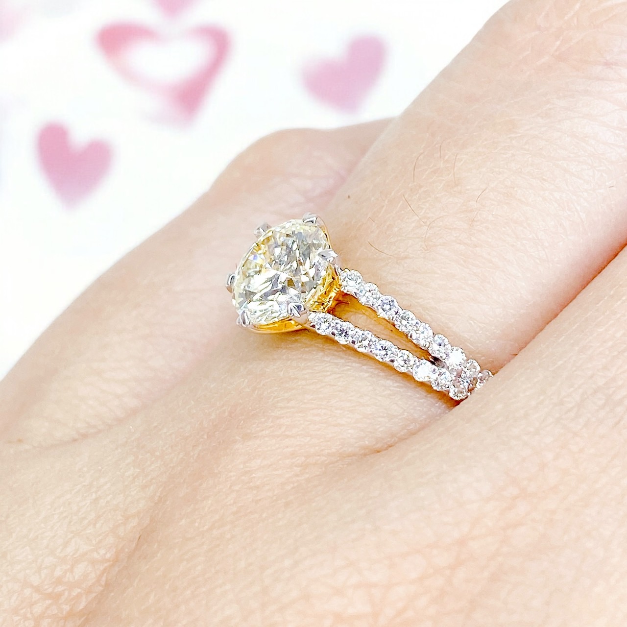เพชร heart&arrow (H&A) คือเพชรเหลี่ยมเกสร สวยหายาก ตัวเรือนทอง เล่นบ่าข้างสองแถว เพชรไซส์กระรัต!!