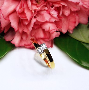 สั่งผลิตเพชรเบลเยี่ยมคัท แหวนแต่งงาน แหวนหมั้น ใส่เที่ยว ออกงาน แหวนทองคำ 18K เพชรแท้ 0.10 กะรัต 1.80 กรัม น้ำ 99 ราคาถูกมาก มีใบรับประกันค่ะ