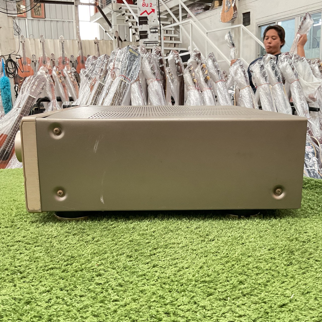 เครื่องขยายเสียง DENON : AVC-1570