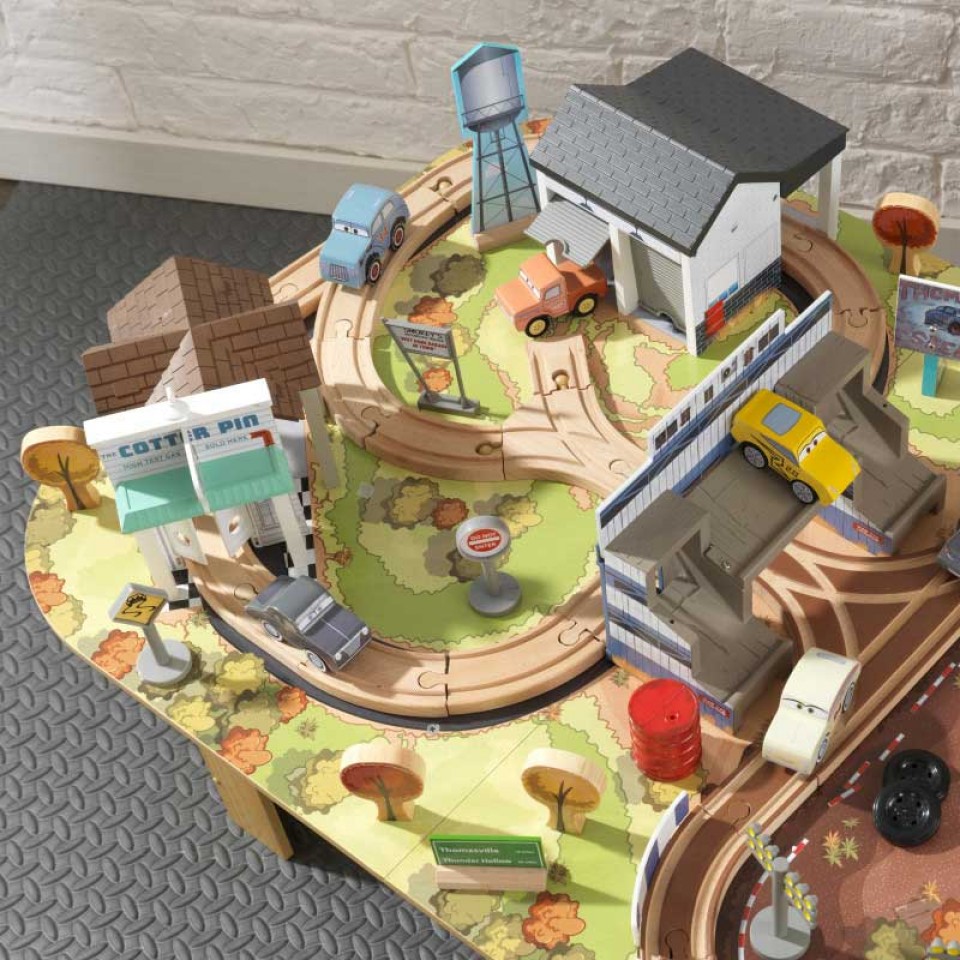 โต๊ะ KidKraft Disney Pixar Cars 3 Wooden Track Set & Table Thomasville