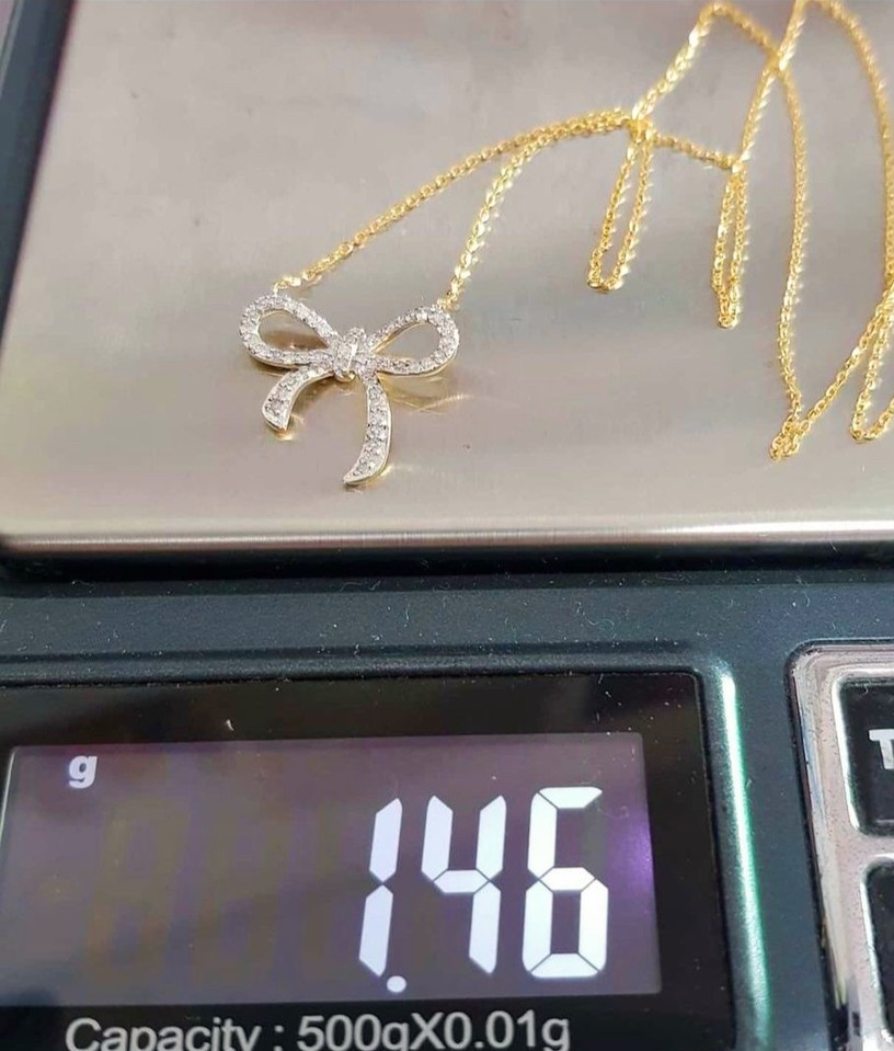 พร้อมส่งและสั่งผลิตสร้อยคอทองเพชรแท้โบว์น่ารัก ใส่เที่ยว ออกงาน ทองคำ 9K เพชรเหลี่ยมเกุหลาบแท้ 0.16 กะรัต 50 เม็ด ราคาถูกมาก ส่งฟรี