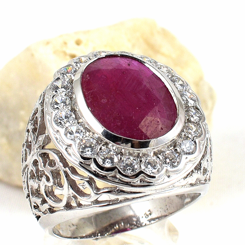 แหวนเงินแท้ราคาถูกชุบทองคำขาว พลอยแท้ทับทิม 12.50 กะรัต เพชรCZ 2.0 กะรัต งานประณีตสวยงาม สั่งผลิตค่ะ