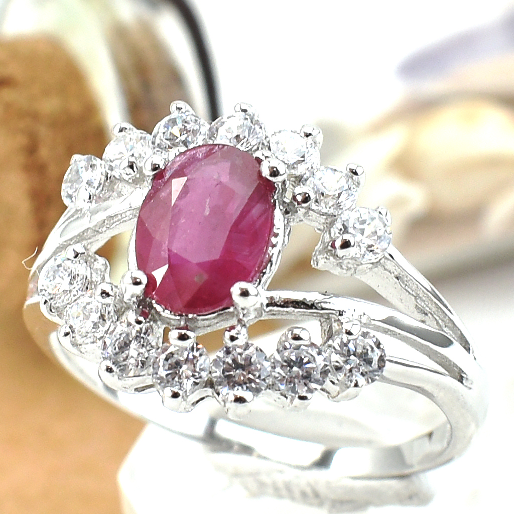 แหวนเงินแท้ราคาถูกชุบทองคำขาว ทับทิมแท้ 0.95 กะรัต เพชรCZ 0.42 กะรัต งานประณีตสวยงาม สั่งผลิตค่ะ