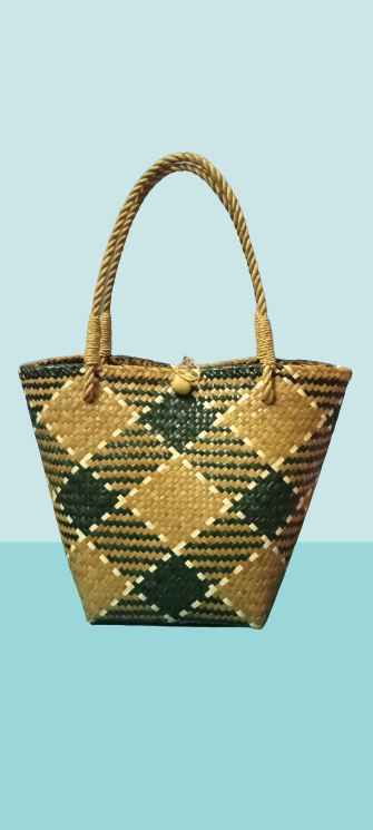 กระเป๋าแฮนด์เมดกระจูด(Handmade krajood bag )