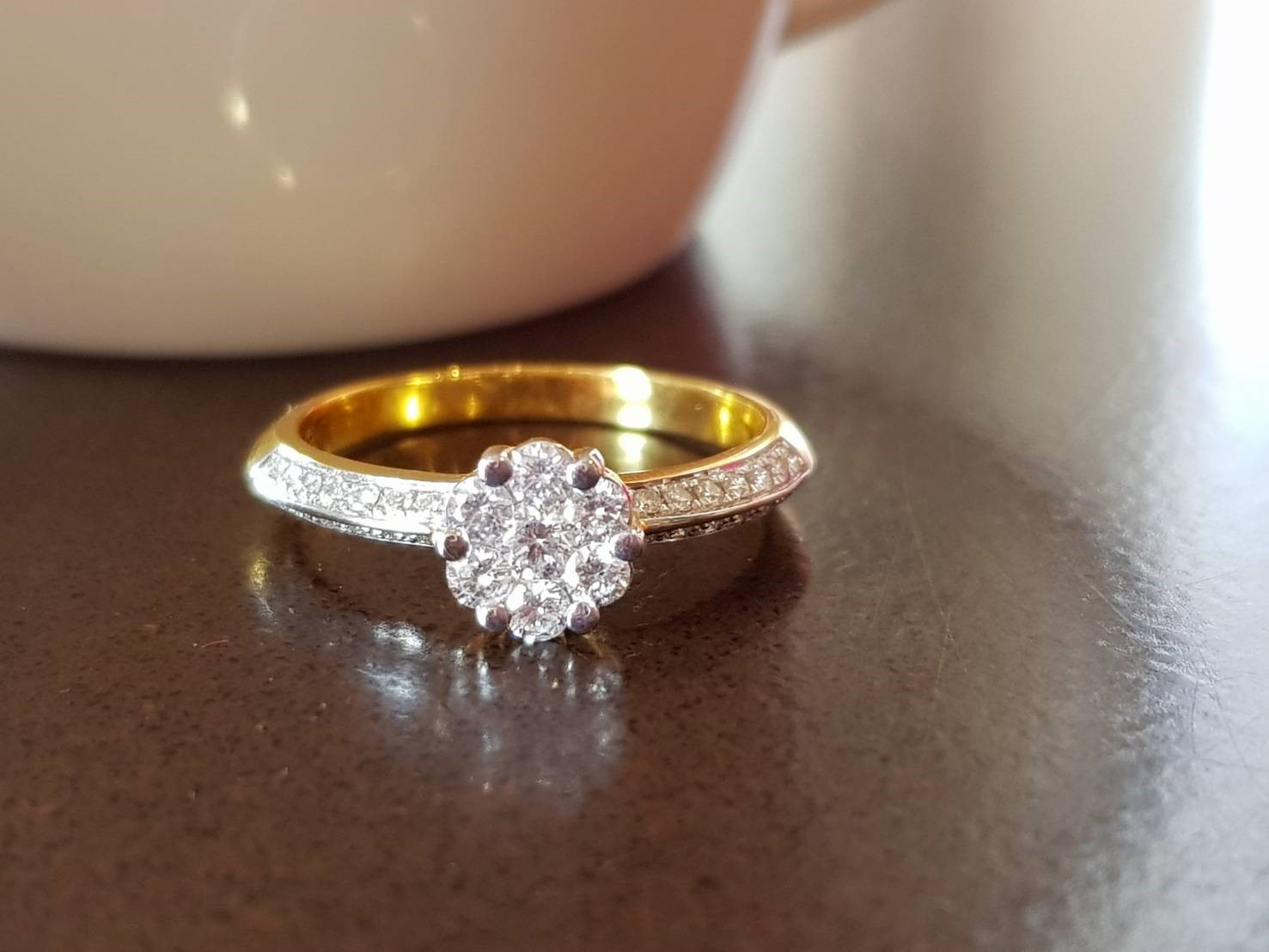 สั่งผลิตเพชรเบลเยี่ยมคัท แหวนแต่งงาน แหวนหมั้น ใส่เที่ยว ออกงาน แหวนทองคำ 18K เพชรแท้ 0.49 กะรัต 2.96 กรัม น้ำ 99 ราคาถูกมาก มีใบรับประกันค่ะ