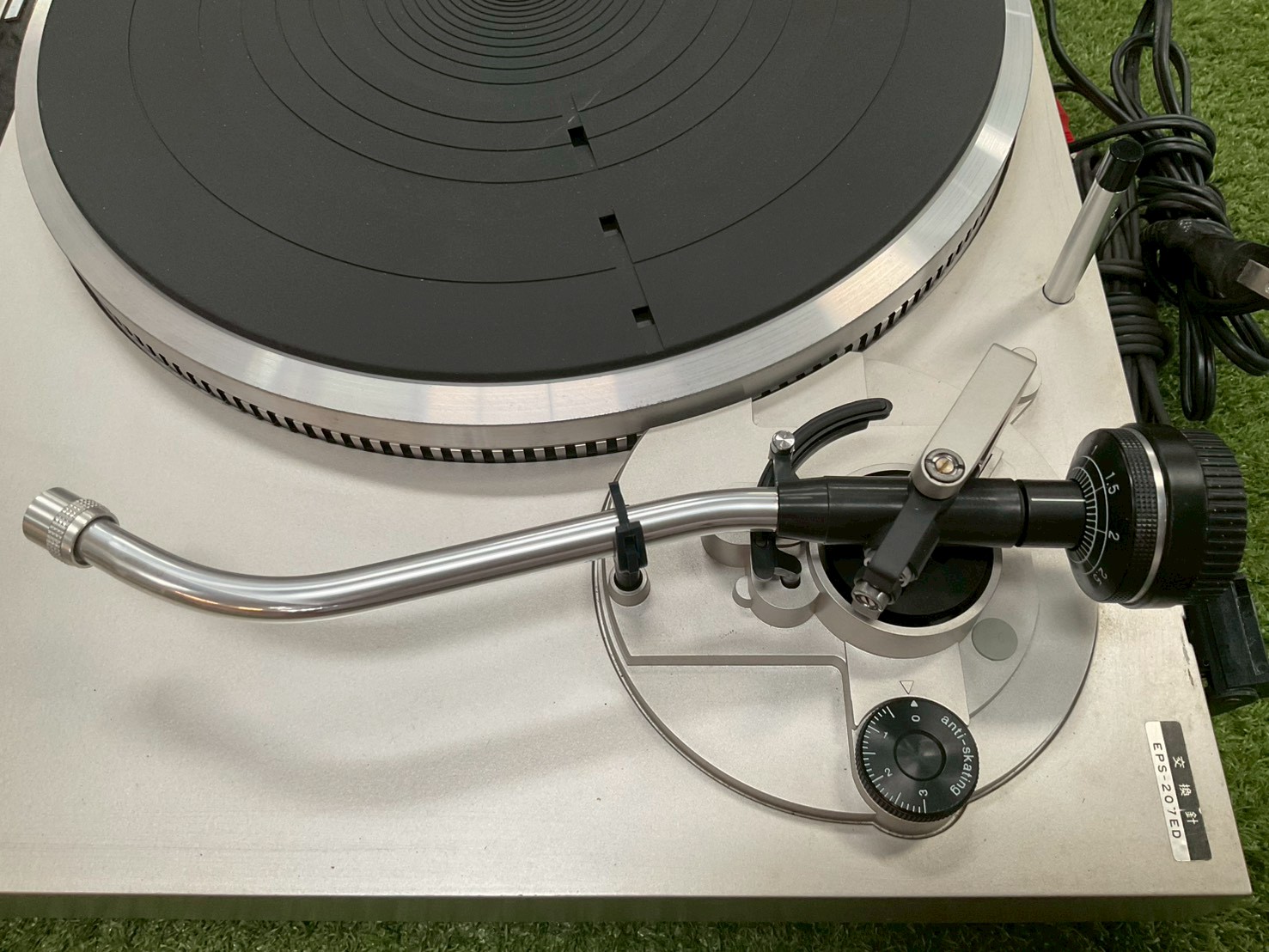 เครื่องเล่นแผ่นเสียง Technics : SL-Q33