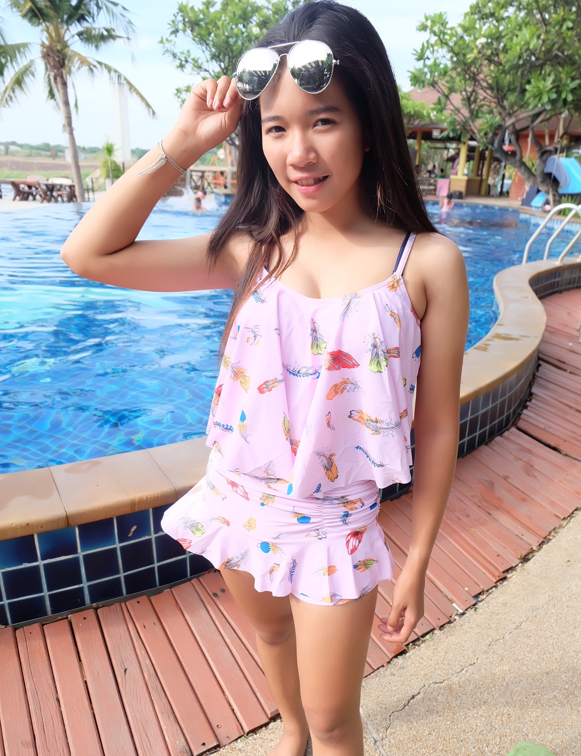 ชุดว่ายน้ำทูพีช รอบอก 32-36 รอบเอว 26-32 สะโพก 36-42 นิ้วค่ะ ผ้าดีงานสวยค่ะ