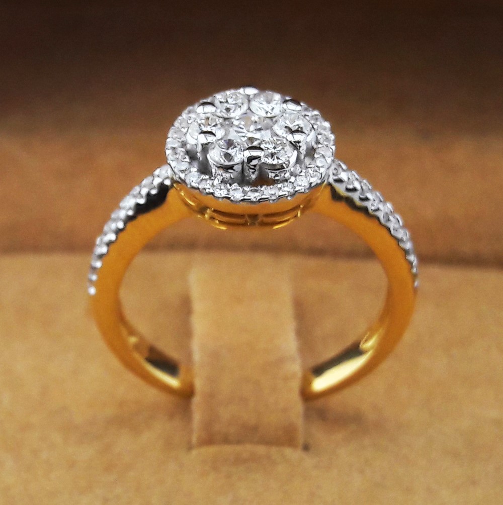 สั่งผลิตเพชรเบลเยี่ยมคัท แหวนแต่งงาน แหวนหมั้น ใส่เที่ยว ออกงาน แหวนทองคำ 18K เพชรแท้ 0.83 กะรัต 4.70 กรัม น้ำ 99 ราคาถูกมาก มีใบรับประกันค่ะ